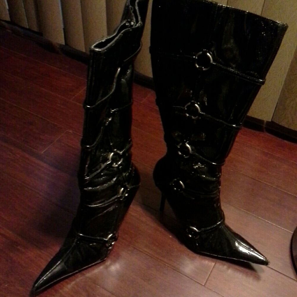 Boots - Picture 2 of 3